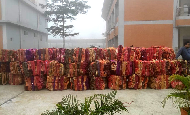 ময়মনসিংহে ৩১ লাখ টাকার ভারতীয় কম্বলসহ দুই চোরাকারবারি আটক