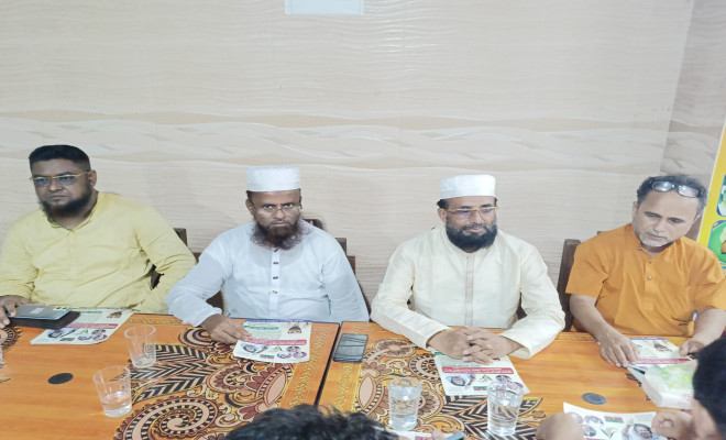 ত্রিশালে সাংবাদিকদের সাথে ওলামা দল নেতা শামীমের মতবিনিময়